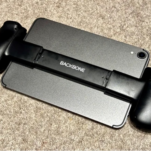 Backbone game lightening controller (phones and tablet compatible) Xbox/mobile - Picture 6 of 6